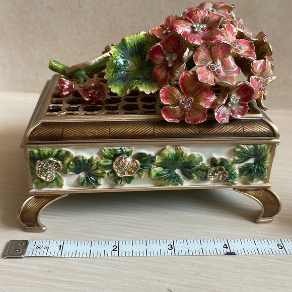 JAY STRONGWATER GERANIUM FLOWER JEWELRY BOX LIMITED EDITION - Picture 4 of 8